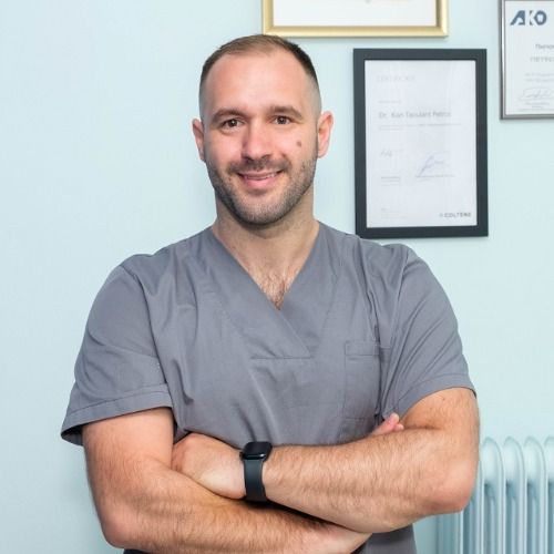Πέτρος - Τάουλαντ Κιάρη Dentist: Book an online appointment