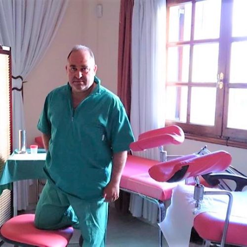 Βασίλης Μπατσακούτσας Μαιευτήρας - Χειρουργός Γυναικολόγος: Book an online appointment