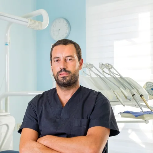 Dr Πέτρος Ματθαίου Dentist: Book an online appointment