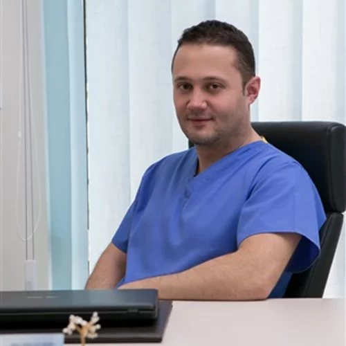 Petros  Mpesas  Dentist: Book an online appointment