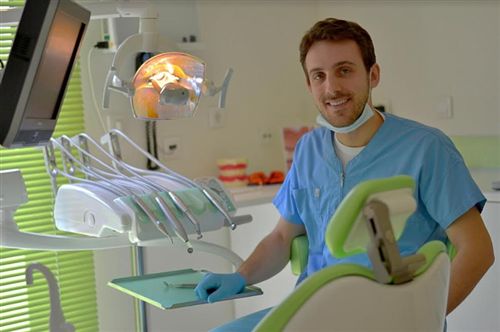 Λάζαρος Παπαδόπουλος Dentist: Book an online appointment