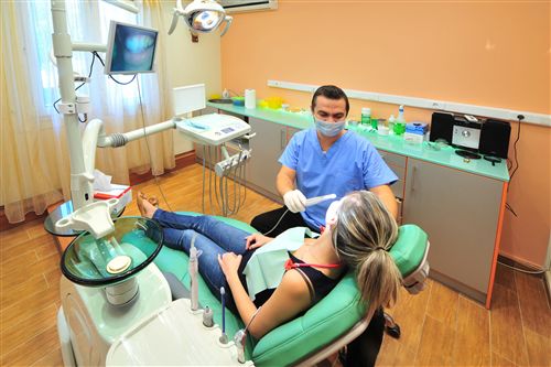 Άλκης Κυριάζος Dentist: Book an online appointment