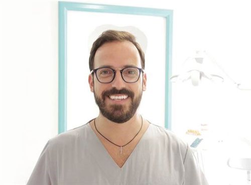 Δημήτριος Γενεράλης Dentist: Book an online appointment