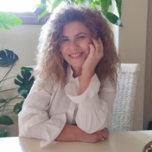 Ελένη Κουρλαμπά Κοινωνική λειτουργός-Ψυχοθεραπεύτρια: Book an online appointment