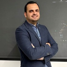 Κόμης Άγις PhD