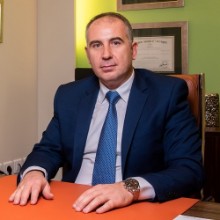Dimitrios Gialvalis General surgeon: Book an online appointment