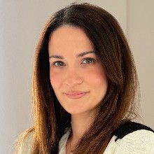 Μάγρα Βάλια MBBS, MRCS, MSc